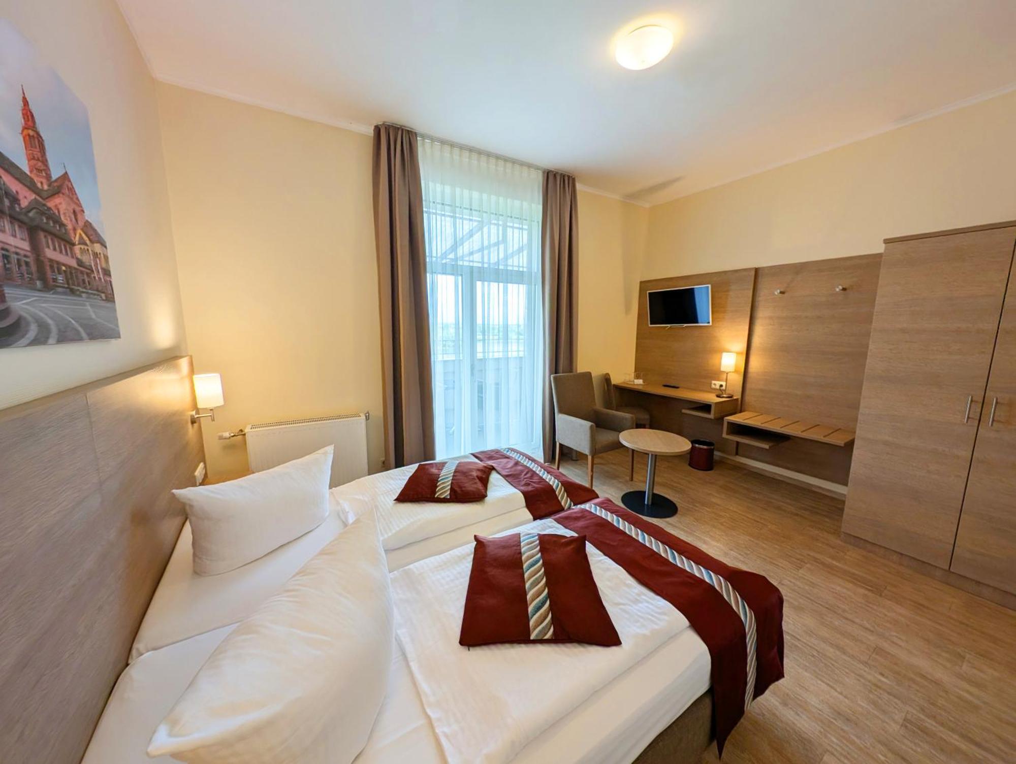 Mainzer Hof Hotel Buitenkant foto